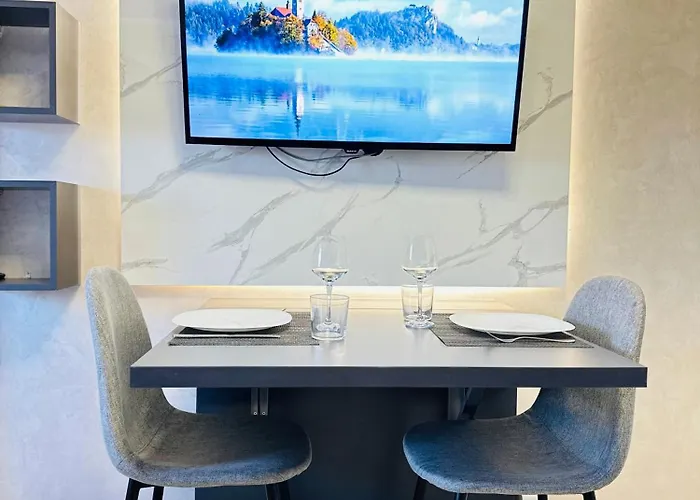 24/7 Self Check-in Tirana