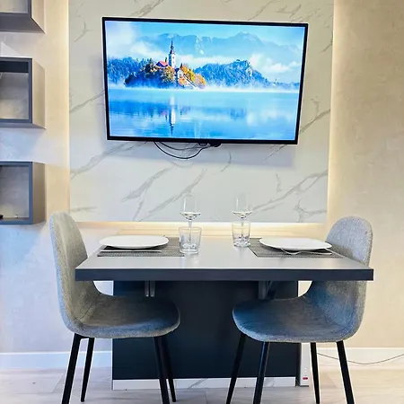 24/7 Self Check-in Tiran